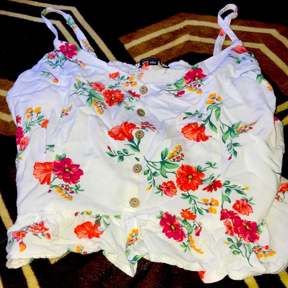 White floral tank top❤️🤍💙💛💚